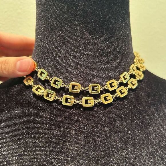 GIVENCHY: Gold Metal (G)Links Long Necklace (os) - Picture 3 of 10